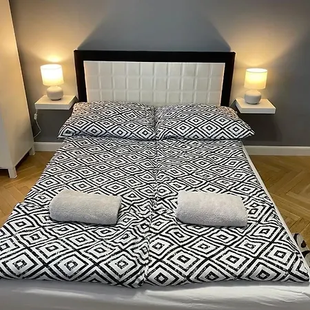 6 Pietro Διαμέρισμα